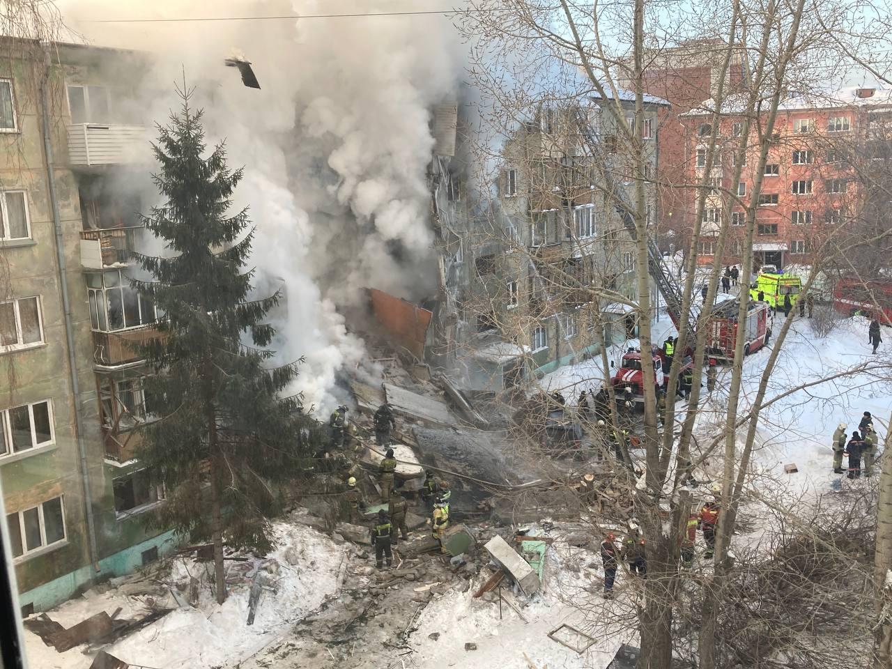 Фото В Новосибирске 14 человек погибли при взрыве газа в жилом доме - все, что известно о трагедии 8